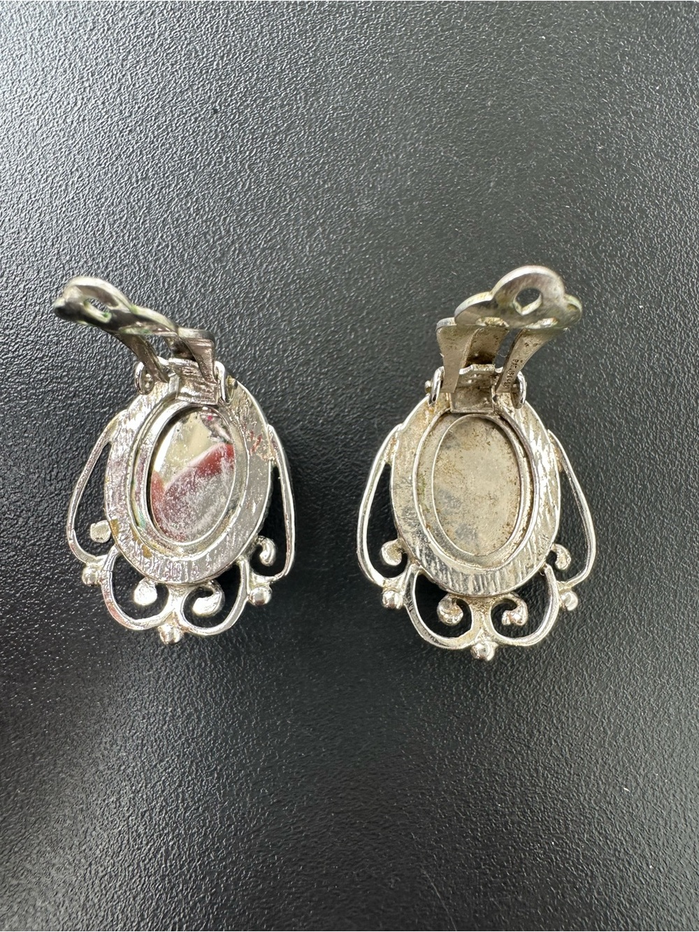 Vintage Whiting and Davis Iridescent Cameo Silver Tone Clip On Earrings - Picture 5 of 6